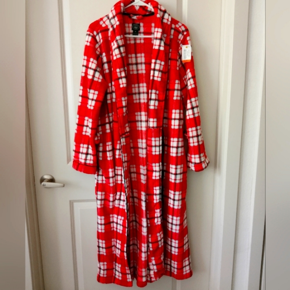 Laura Ashley Cozy Robe no belt pairs well with popcorn and movies